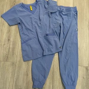 Wonder Wink Scrub Set